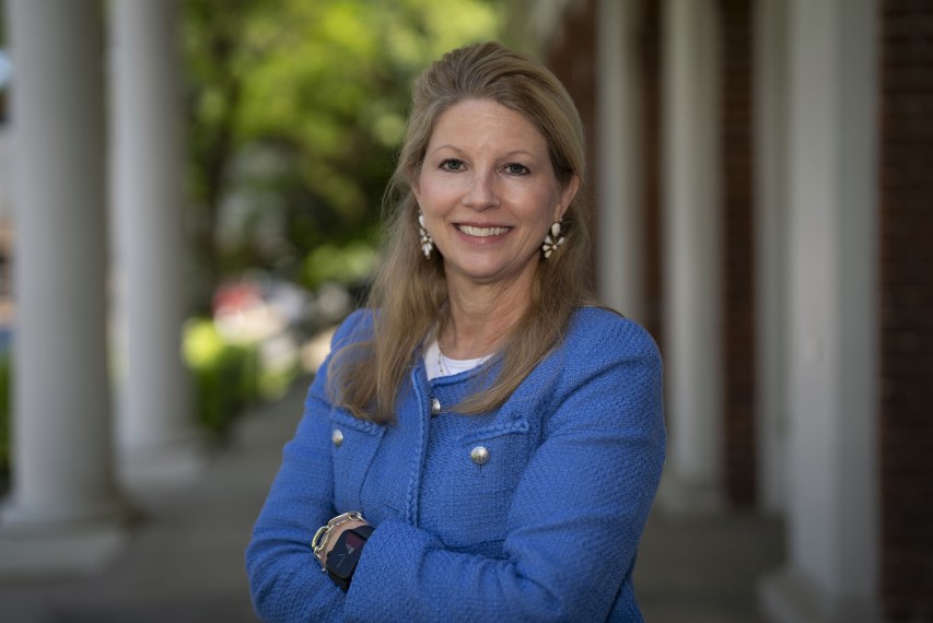 Lori McMahon photo