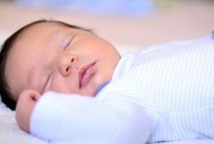 Majority of New Moms Don't Follow Safe Sleep Practices, Study Finds