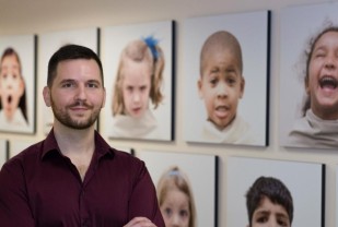 Generosity Breeds Generosity: 4-Year-Olds Who Receive a Kindness Pay it Forward