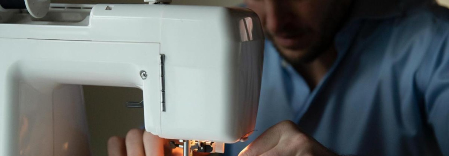 Alumnus Aims to Rescue One Knee Pain Sufferer at a Time With Custom Braces
