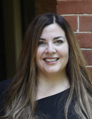 Laura Kozma headshot